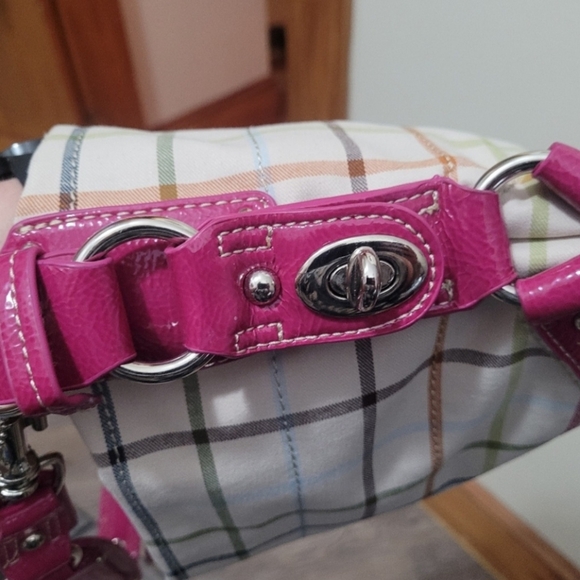 Women's Plaid Shoulder Bag - Pink and Multicolor - Picture 4 of 10